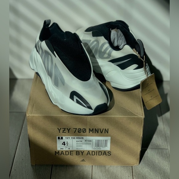 Adidas Yeezy Boost 700 MNVN Laceless “Analog” - Men’s 4.5 - Brand New W/ Box - Picture 8 of 8